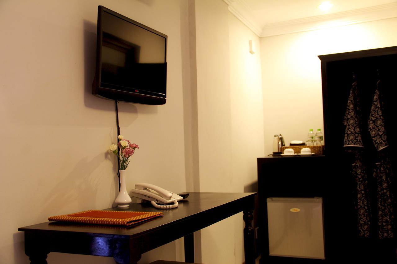 Cozy Boutique Hotel Phnom Penh Exterior photo