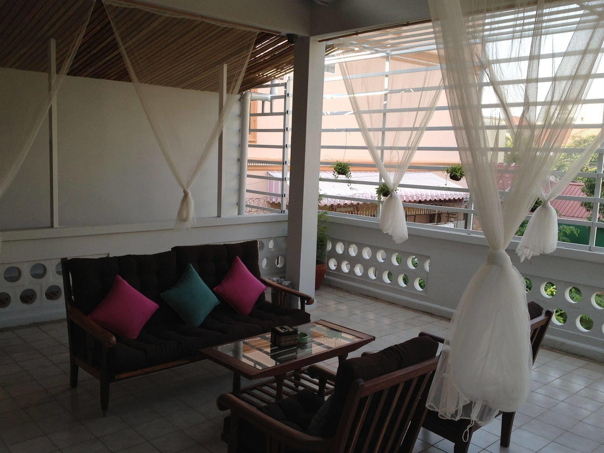 Cozy Boutique Hotel Phnom Penh Exterior photo