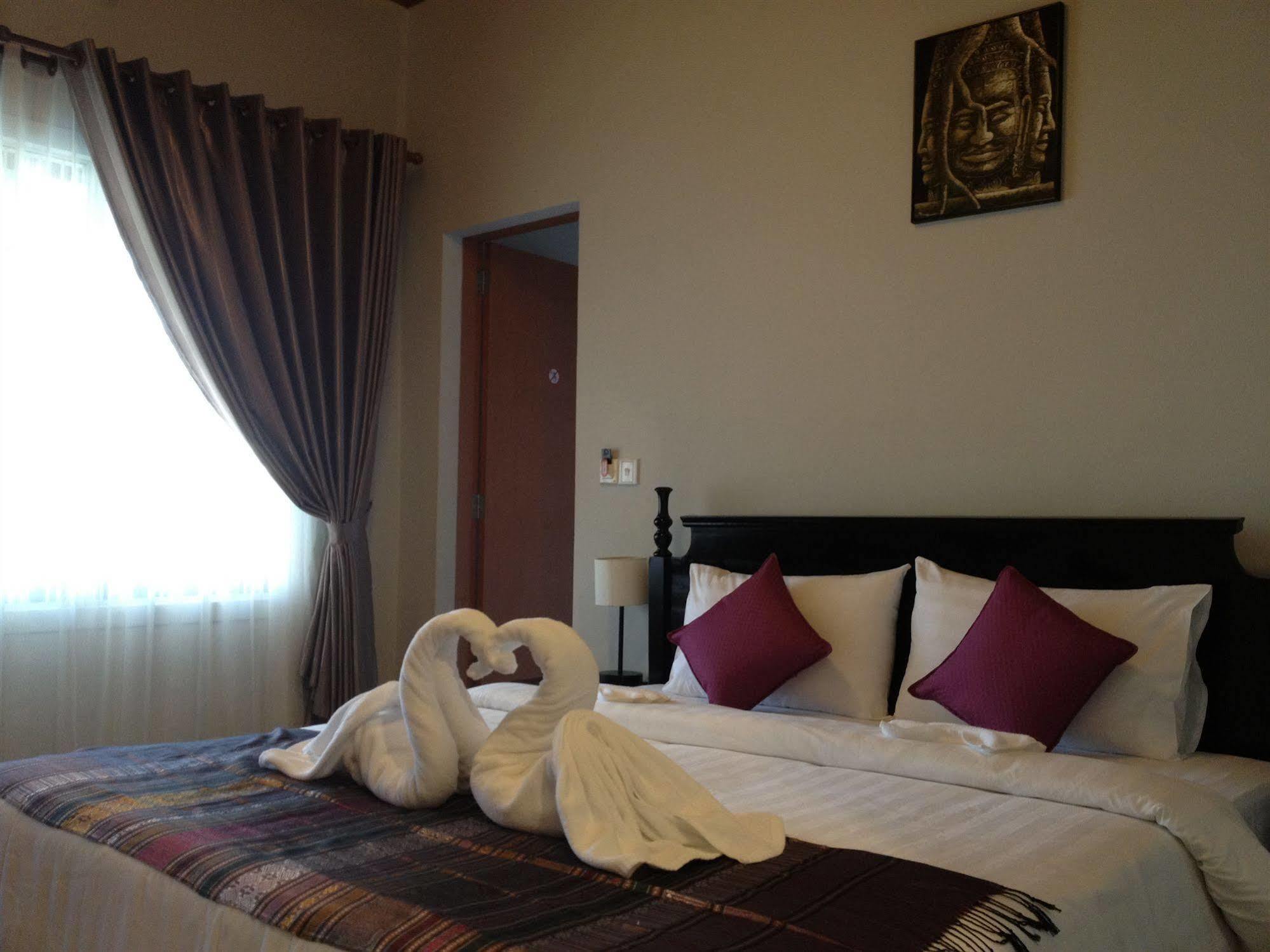 Cozy Boutique Hotel Phnom Penh Exterior photo